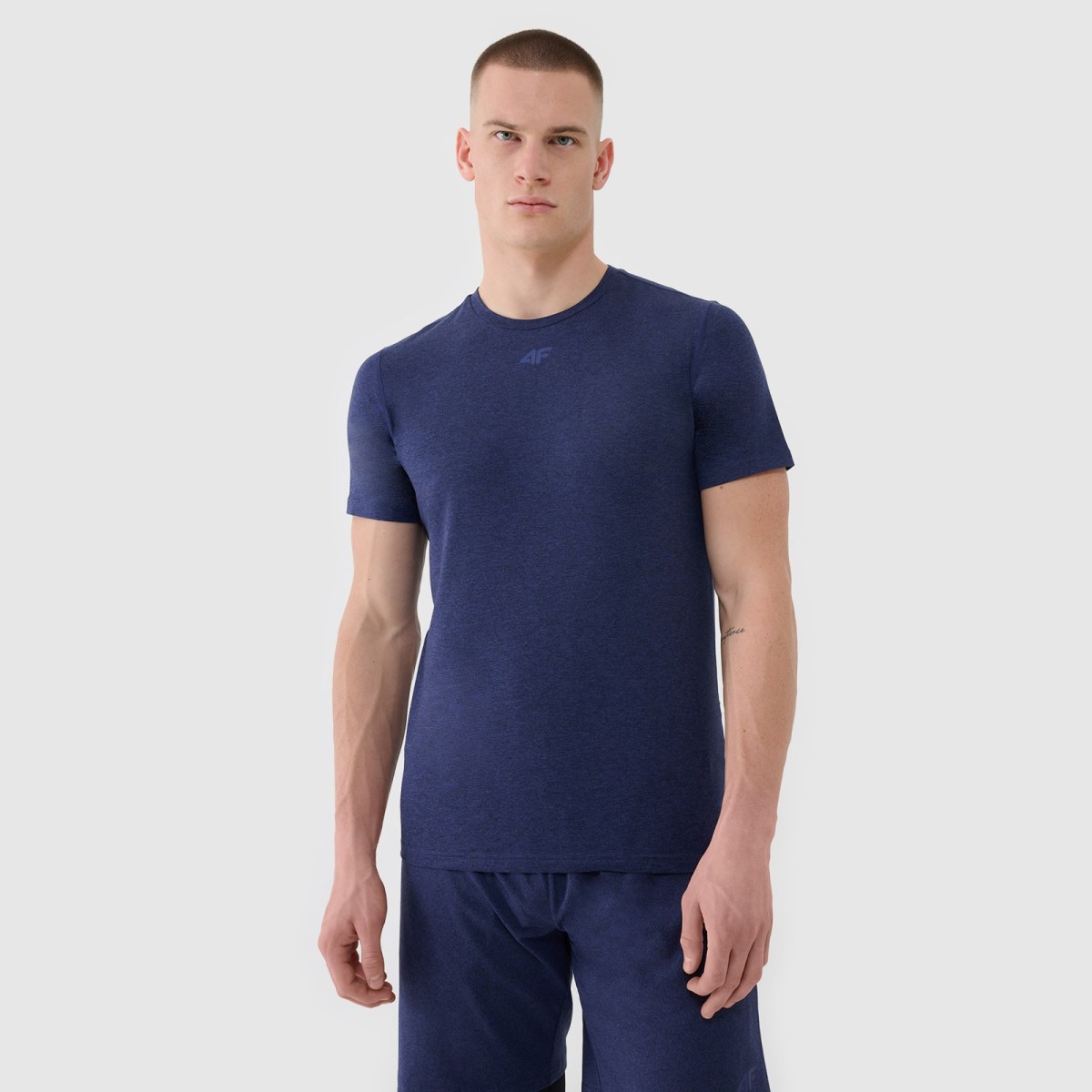 FUNKČNÉ TSHIRT · záber 1