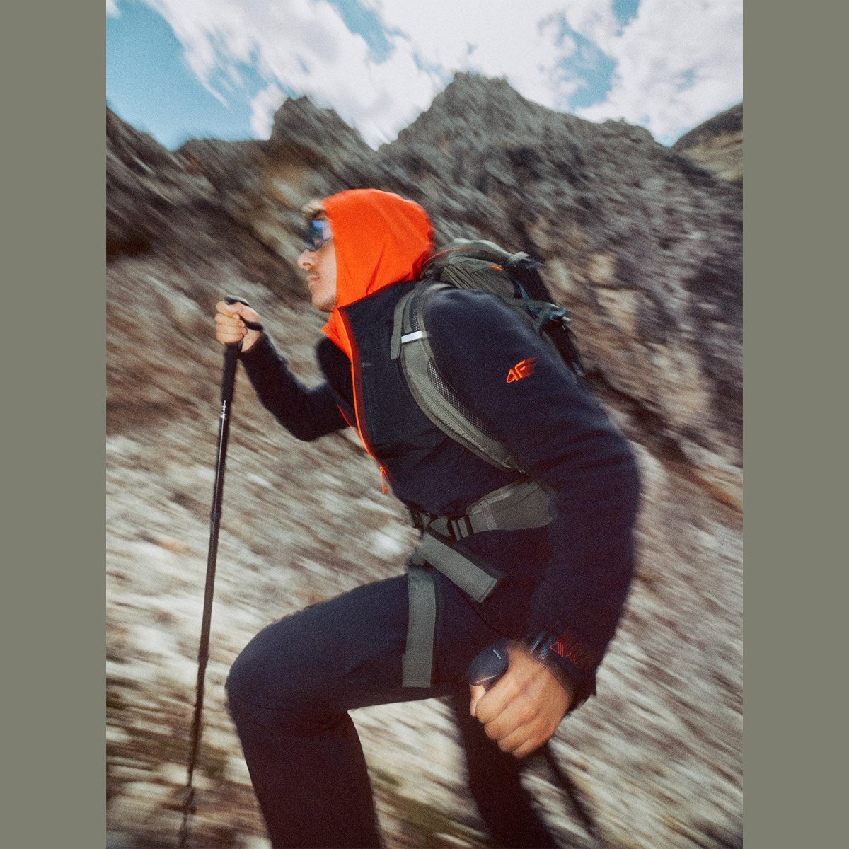 Pánsky Polartec fleece so stojačikom regular - čierny · záber 3