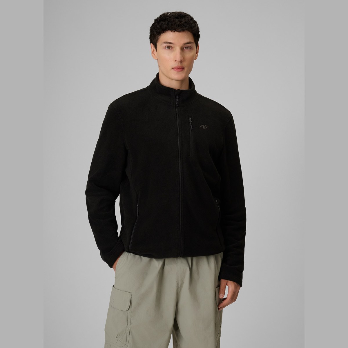 Pánsky regular fleece so stojačikom - čierny · záber 1