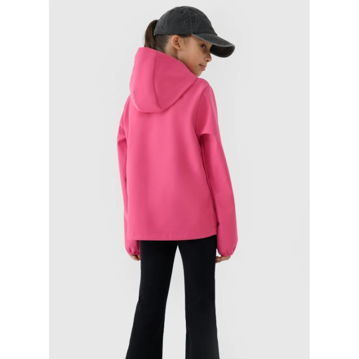 Dievčenská tréningová softshellová bunda s kapucňou 4F JUNIOR SOFTSHELL JACKET-JWSS25TSOFF305-54S-PINK · záber 4