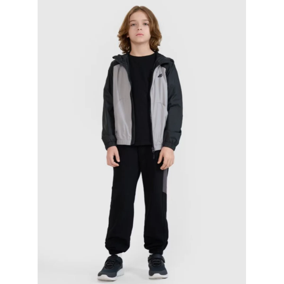 Chlapčenská bunda s kapucňou 4F JUNIOR JACKET-JWSS25TJACM185-25S-GREY · záber 5