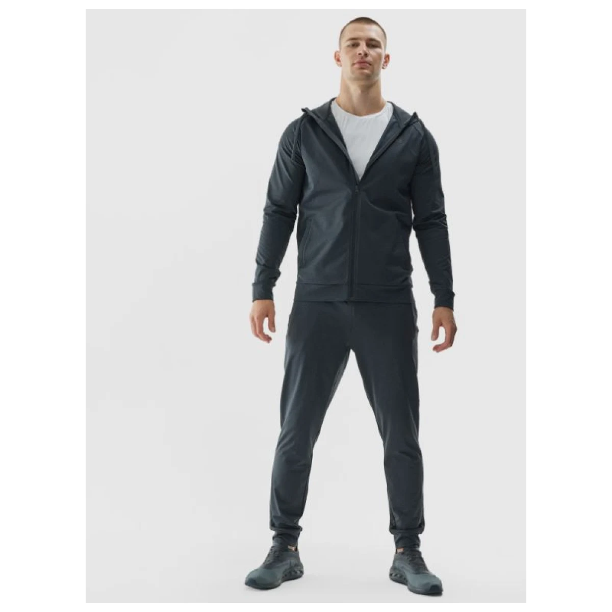 Pánske zateplené tepláky 4F TROUSERS FNK-WAW24TFTRM681-22M-ANTHRACITE MELANGE · záber 3