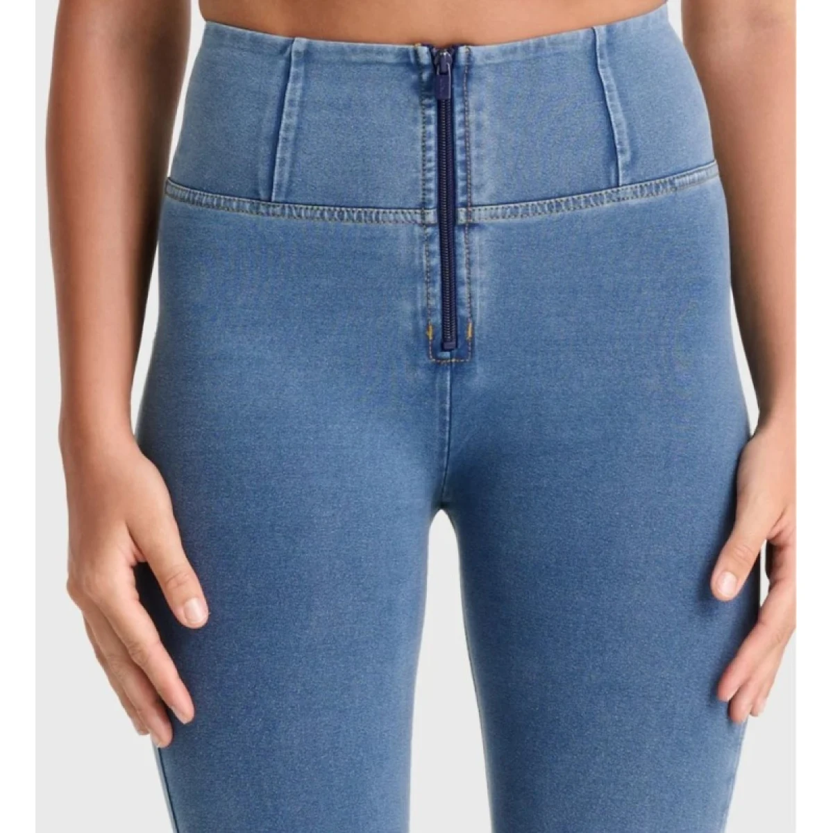 Dámske jeggings nohavice FREDDY WR.UP® skinny high waist push up jeggings in organic fabric-Blue · záber 5