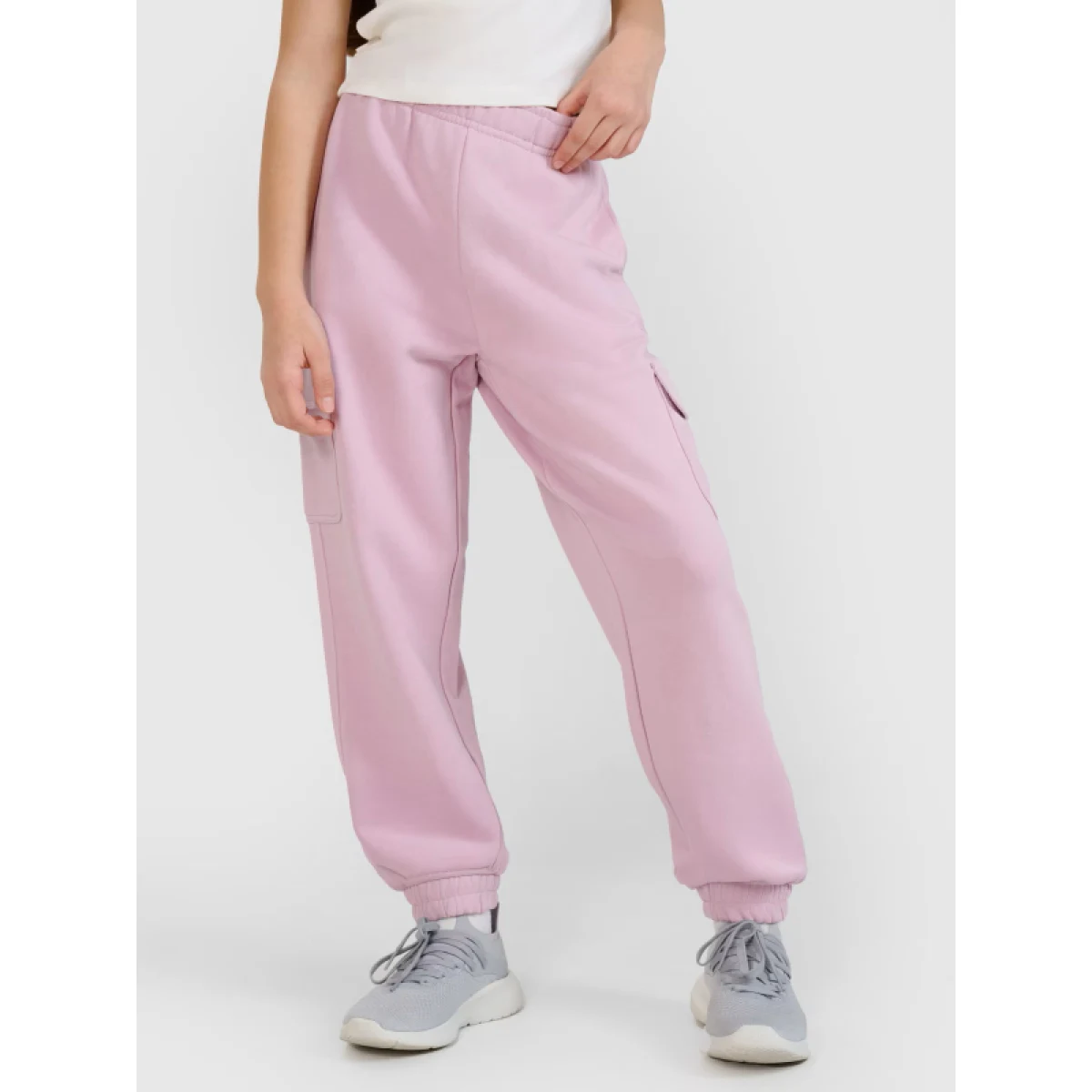 Dievčenské tepláky 4F JUNIOR TROUSERS CAS F1135-52S-LIGHT VIOLET · záber 2