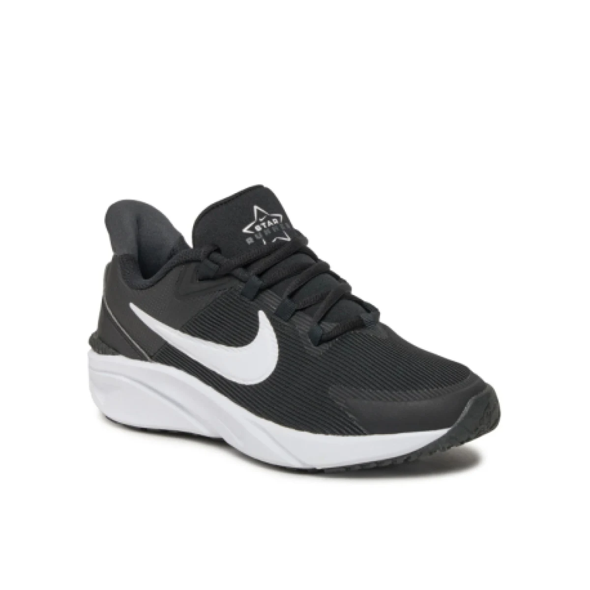 Juniorská športová obuv (tréningová) NIKE Star Runner 4 Jr black white anthracite · záber 1