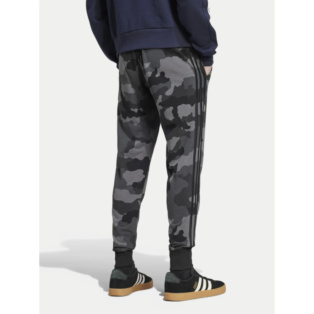 Pánske zateplené tepláky ADIDAS M CAMO PT-IY6636-Black · záber 3