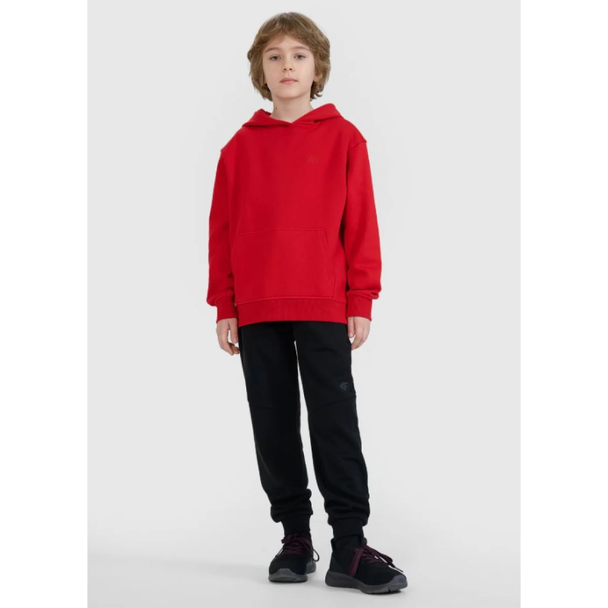 Chlapčenské tepláky 4F JUNIOR TROUSERS CAS M1103-20S-DEEP BLACK · záber 2