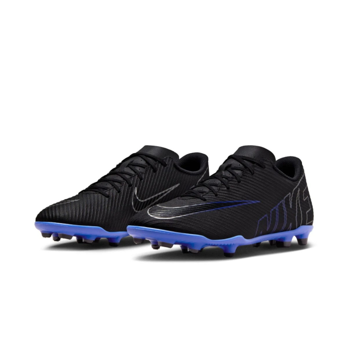 Chlapčenské futbalové kopačky outdoorové NIKE Mercurial Vapor 15-24 Club Jr FG black hyper royal chrome · záber 3