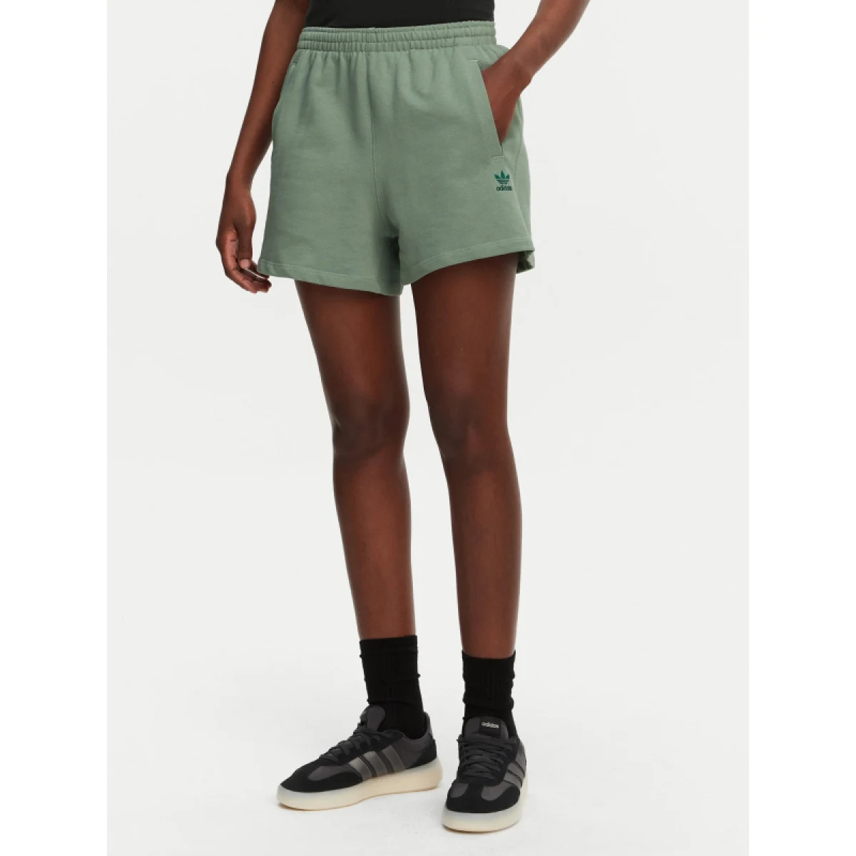 Dámske kraťasy ADIDAS ORIGINALS ESS SHORTS-SILGRN · záber 2