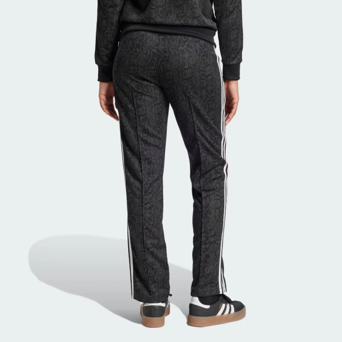 Dámske nohavice ADIDAS ORIGINALS SNAKE FB TP-BLACK MULTCO · záber 3