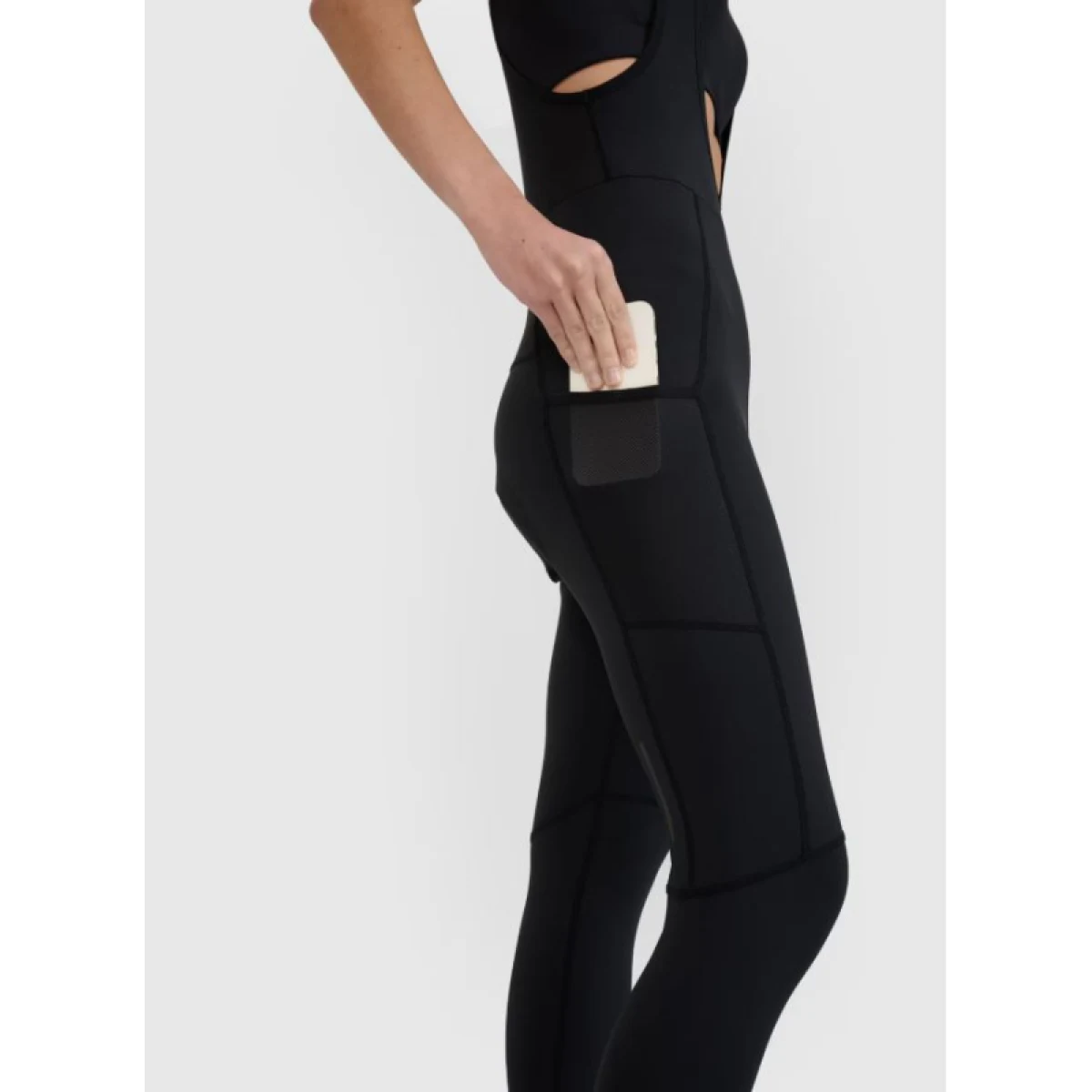 Dámske cyklistické nohavice 4F TIGHTS FNK-WSS25TFTIF331-20S-DEEP BLACK · záber 4