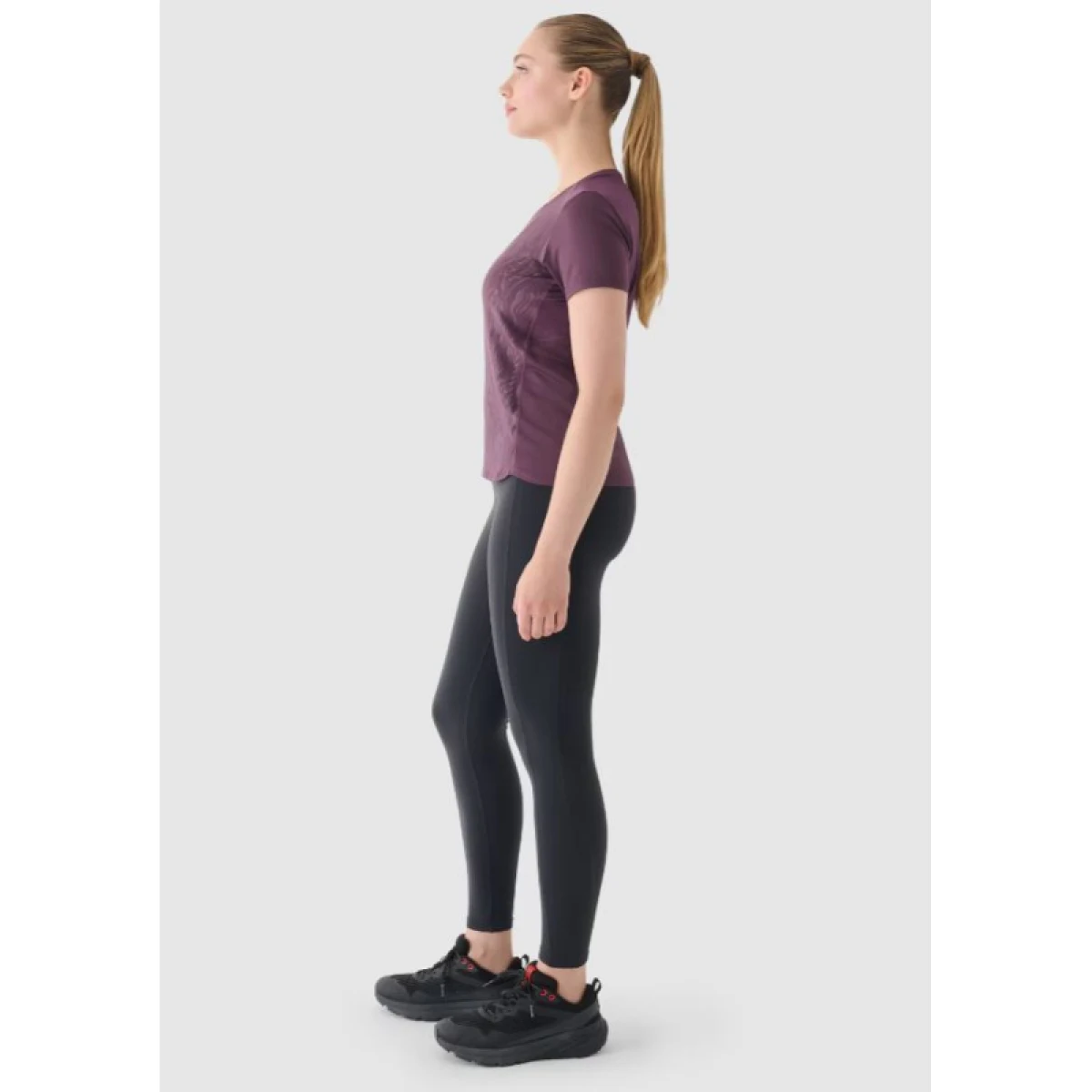 Dámske bežecké zateplené legíny 4F TIGHTS FNK-WAW24TFTIF266-22S-ANTHRACITE · záber 4