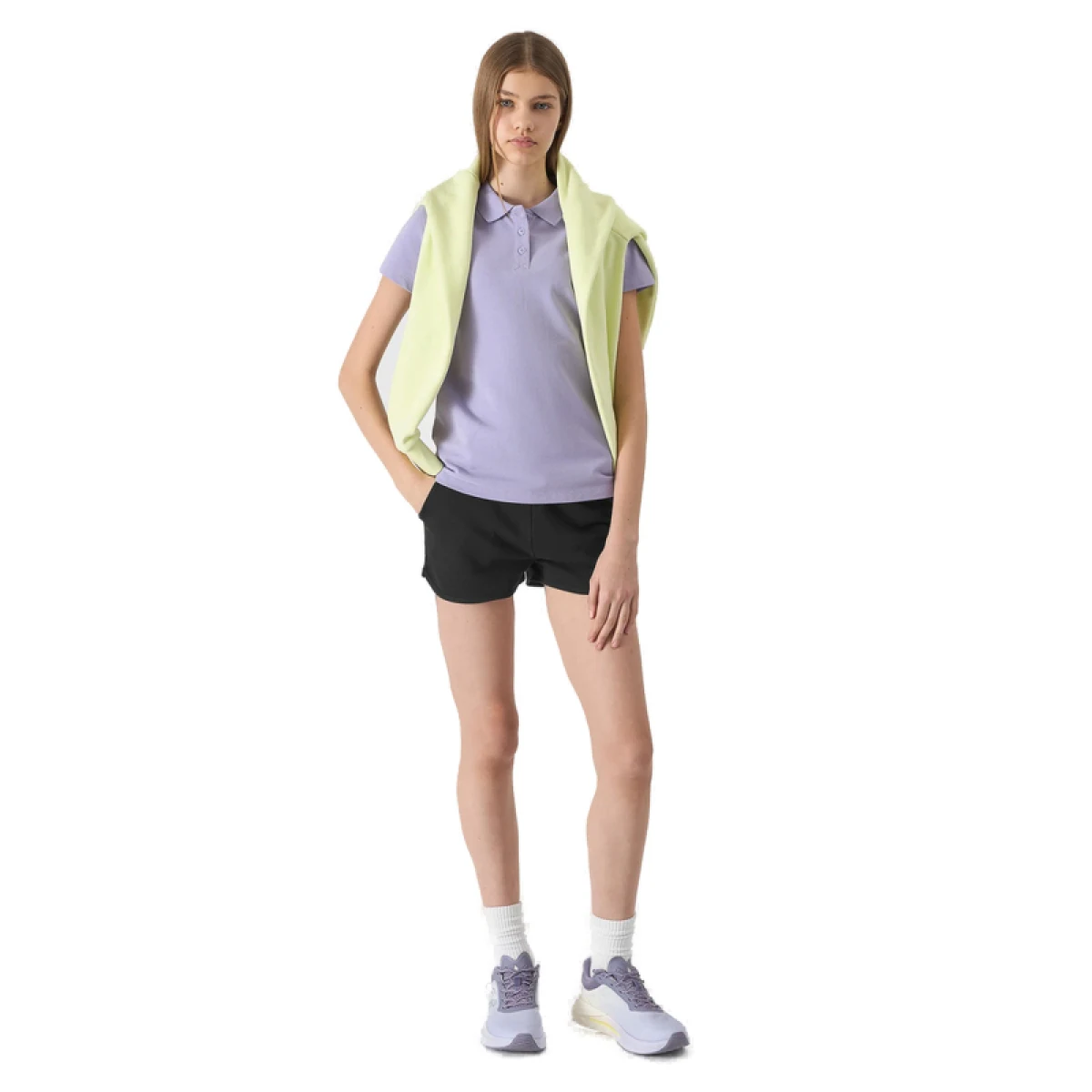 Dievčenské teplákové kraťasy 4F JUNIOR SHORTS CAS-4FJWSS24TSHOF280-20S-DEEP BLACK · záber 5