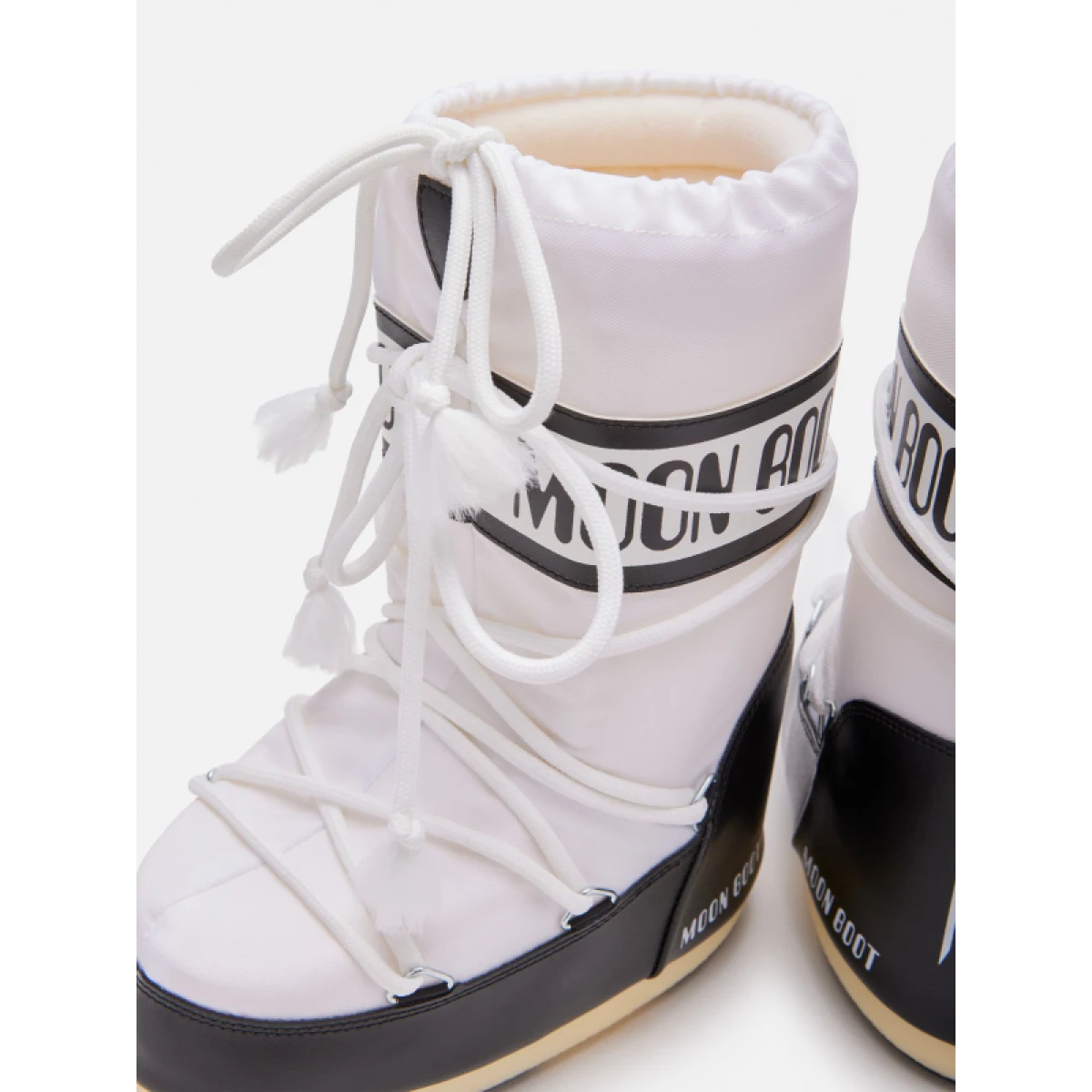 Juniorské vysoké zimné topánky MOON BOOT MB ICON NYLON JR, NA02 BLACK WHITE · záber 4