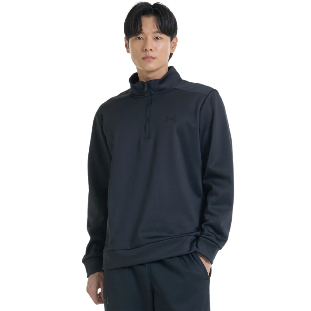 Pánska zateplená tréningová mikina s 1 2 zipsom UNDER ARMOUR UA Armour Fleece 1 4 Zip-BLK · záber 2