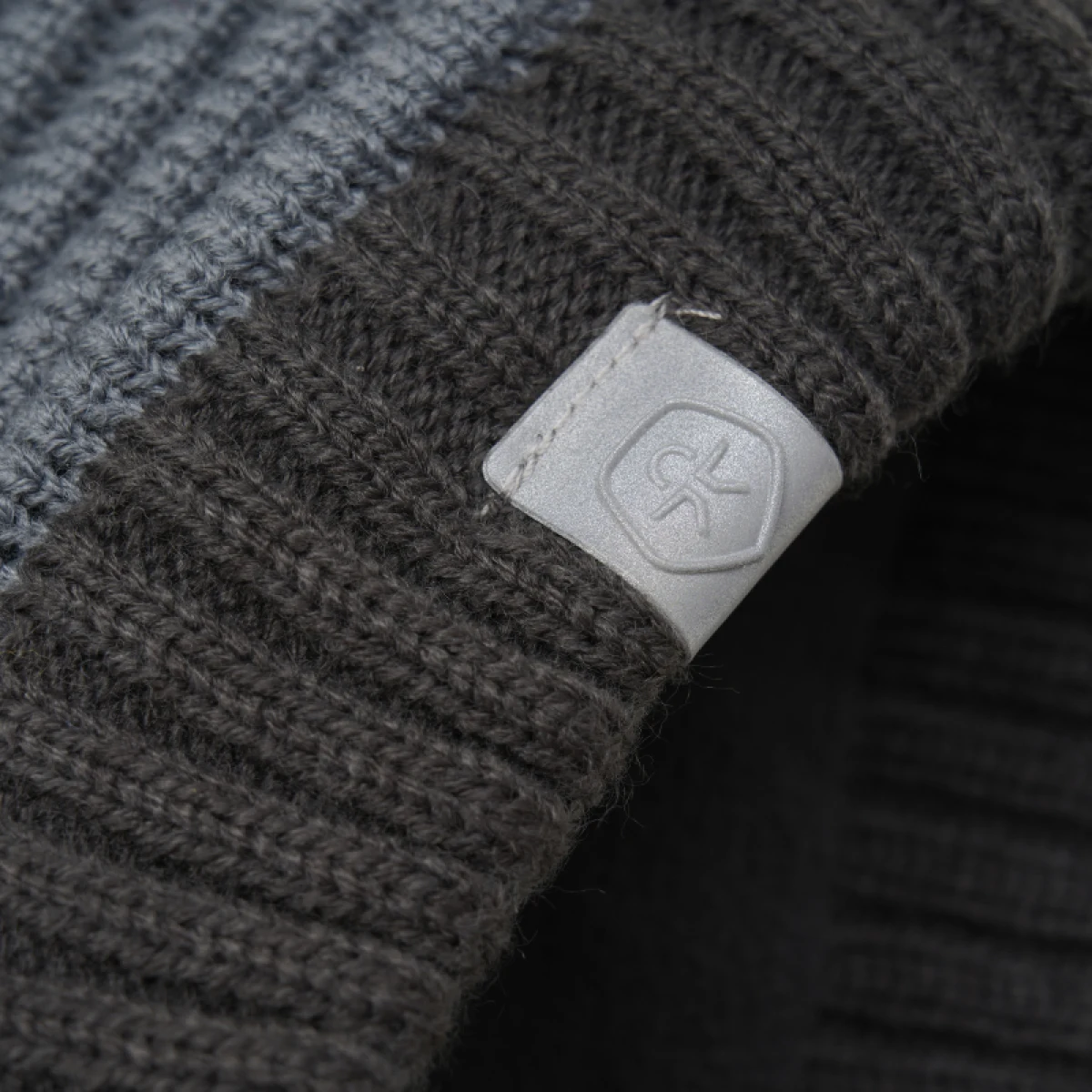 Chlapčenská zimná čiapka - Veľkosť: 1919 | Farba: Kids Hat - Colorblock-1919-Phantom · záber 3