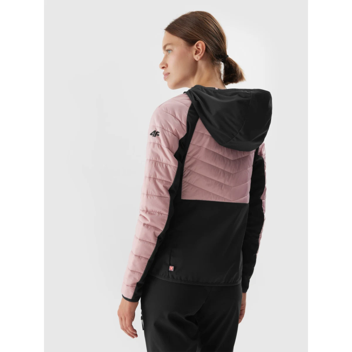 Dámska turistická bunda 4F TECHNICAL JACKET-AW23TTJAF349-54S-PINK · záber 4