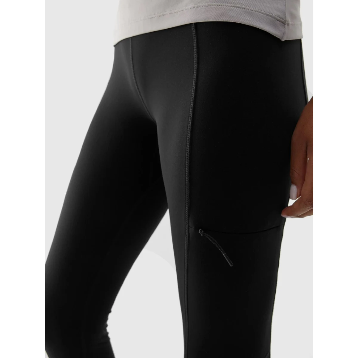 Dámske turistické zateplené legíny 4F TROUSERS FNK-AW23TFTRF404-20S-DEEP BLACK · záber 5
