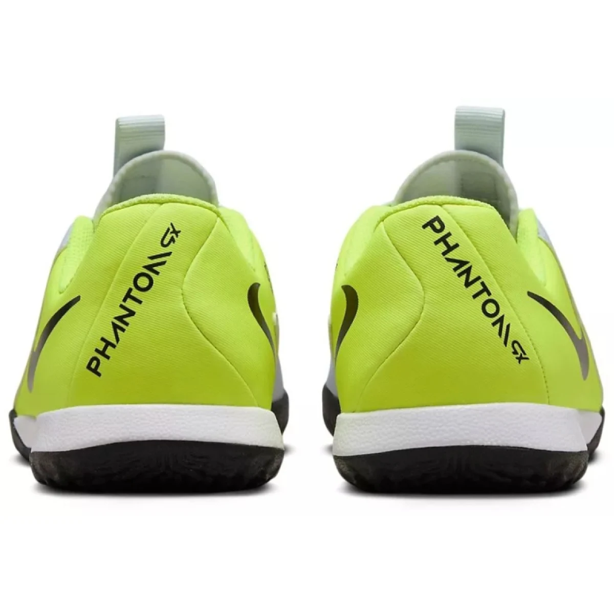 Chlapčenské futbalové kopačky halové NIKE Phantom GX 2 Academy Jr IC metallic silver volt black · záber 5