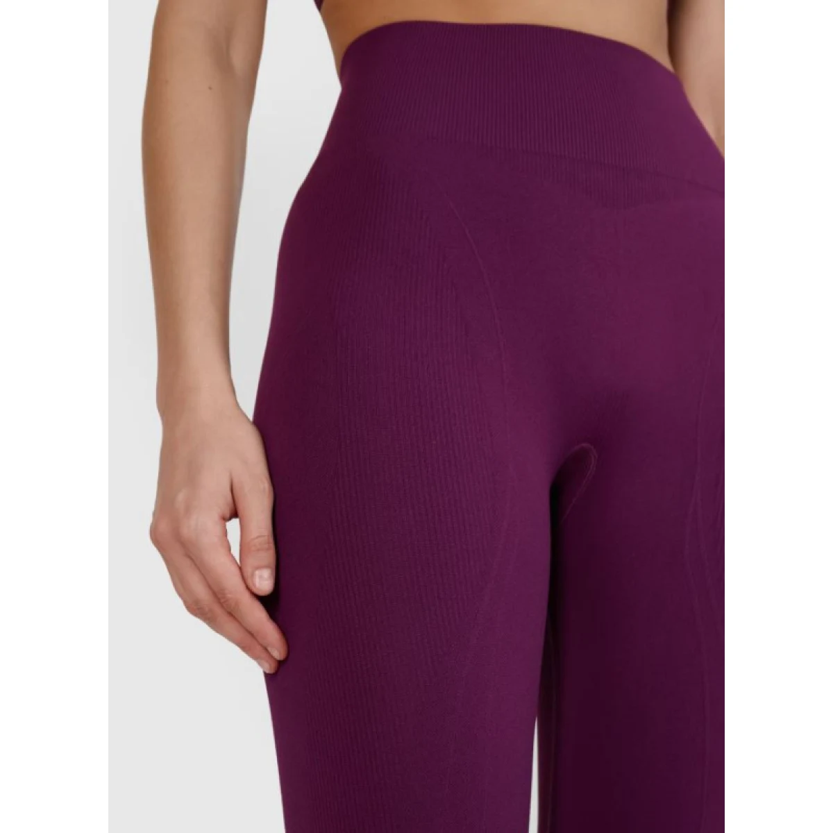 Dámske legíny 4F TIGHTS FNK F347-50S-DARK VIOLET · záber 3