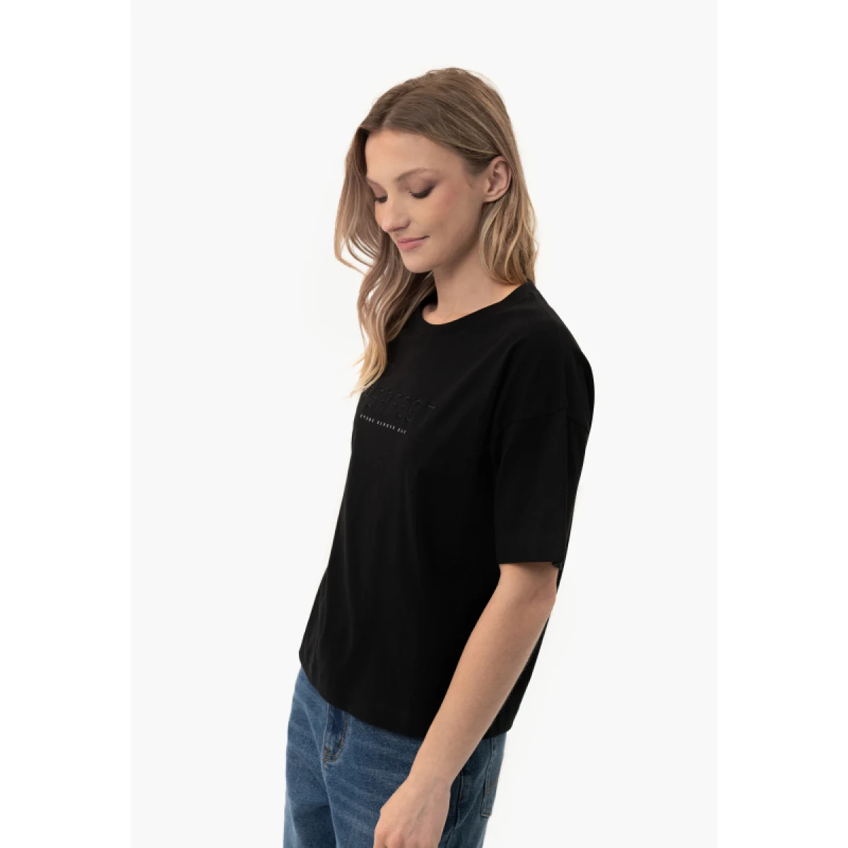 Dámske tričko s krátkym rukávom VOLCANO PERFECT-700-BLACK · záber 3
