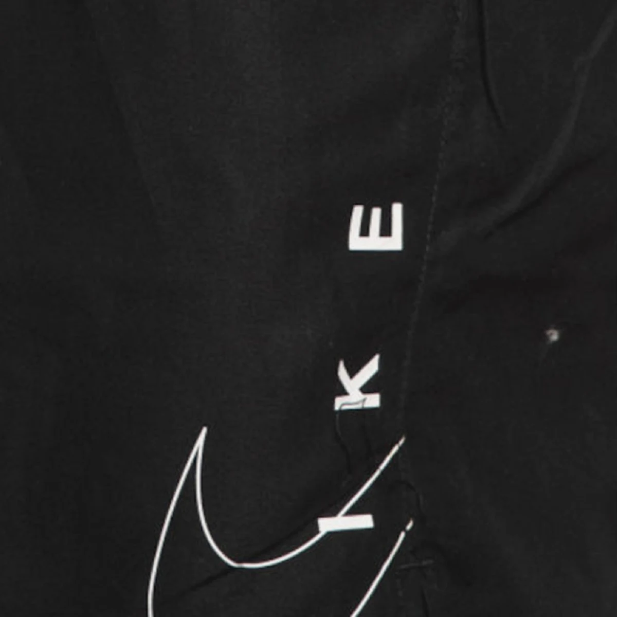 Pánske plavky NIKE SWIM Swoosh Break 5 inch-001-Black · záber 3