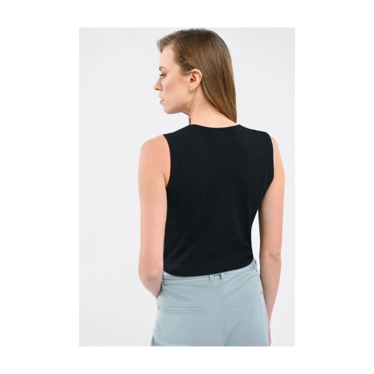 Dámske tielko VOLCANO DEMI-700-BLACK · záber 2