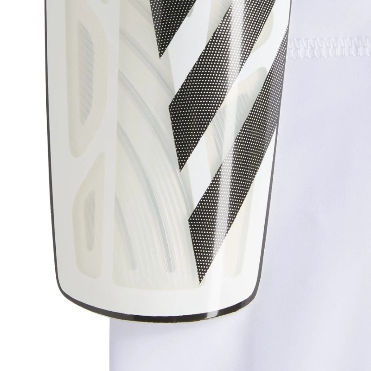 Futbalový chránič ADIDAS TIRO SG LGE WHITE BLACK SILVMT · záber 2