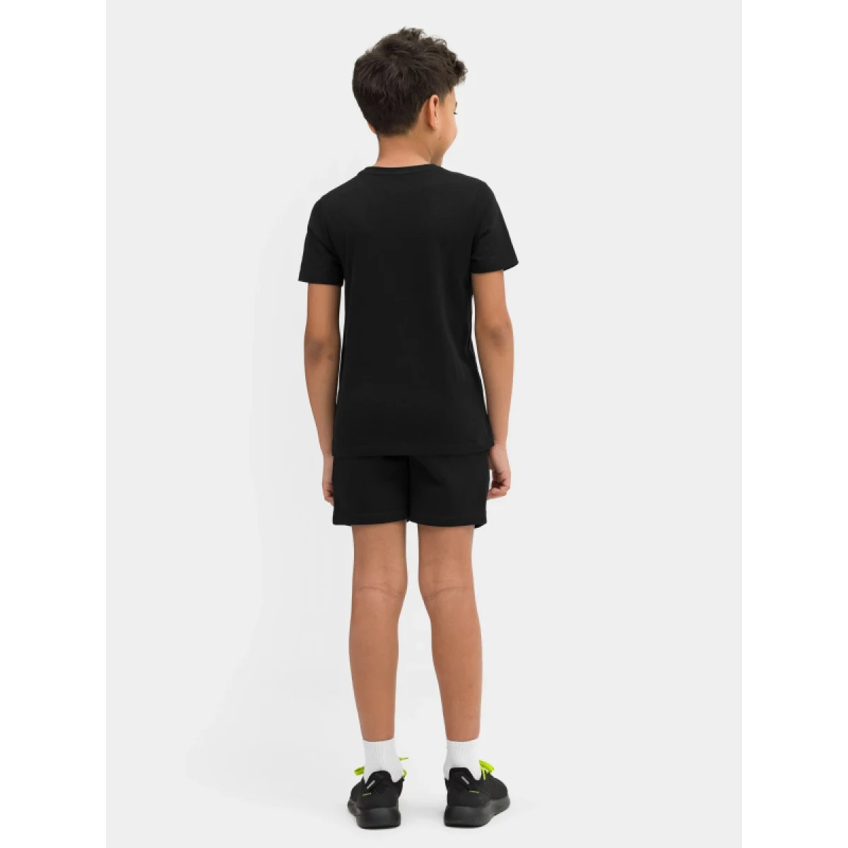 Chlapčenské teplákové kraťasy 4F JUNIOR SHORTS CAS M048-20S-DEEP BLACK · záber 4