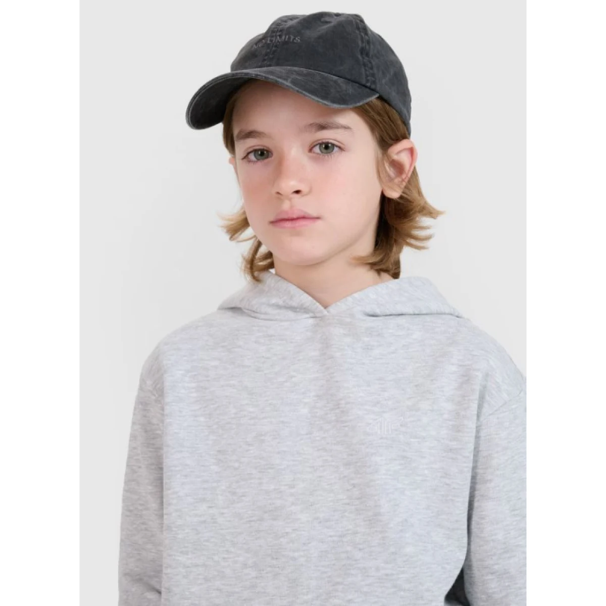 Chlapčenská mikina so zipsom 4F JUNIOR SWEATSHIRT-JWMM00TSWSM1860-25M-GREY · záber 2