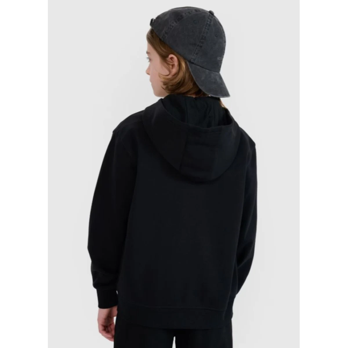 Chlapčenská zateplená mikina so zipsom 4F JUNIOR SWEATSHIRT M1859-4FJWMM00TSWSM1859-20S-DEEP BLACK · záber 3