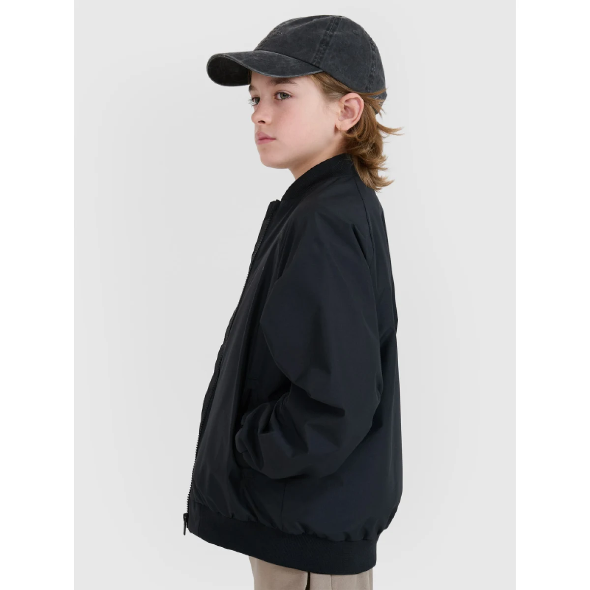 Chlapčenská bunda 4F JUNIOR JACKET-JWSS25TJACM186-20S-BLACK · záber 3