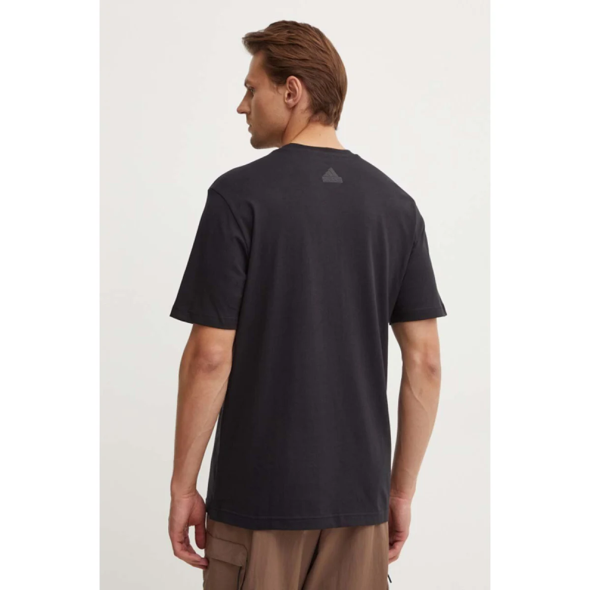 Pánske tričko s krátkym rukávom ADIDAS M FI LOGO T-IW2652-Black · záber 3