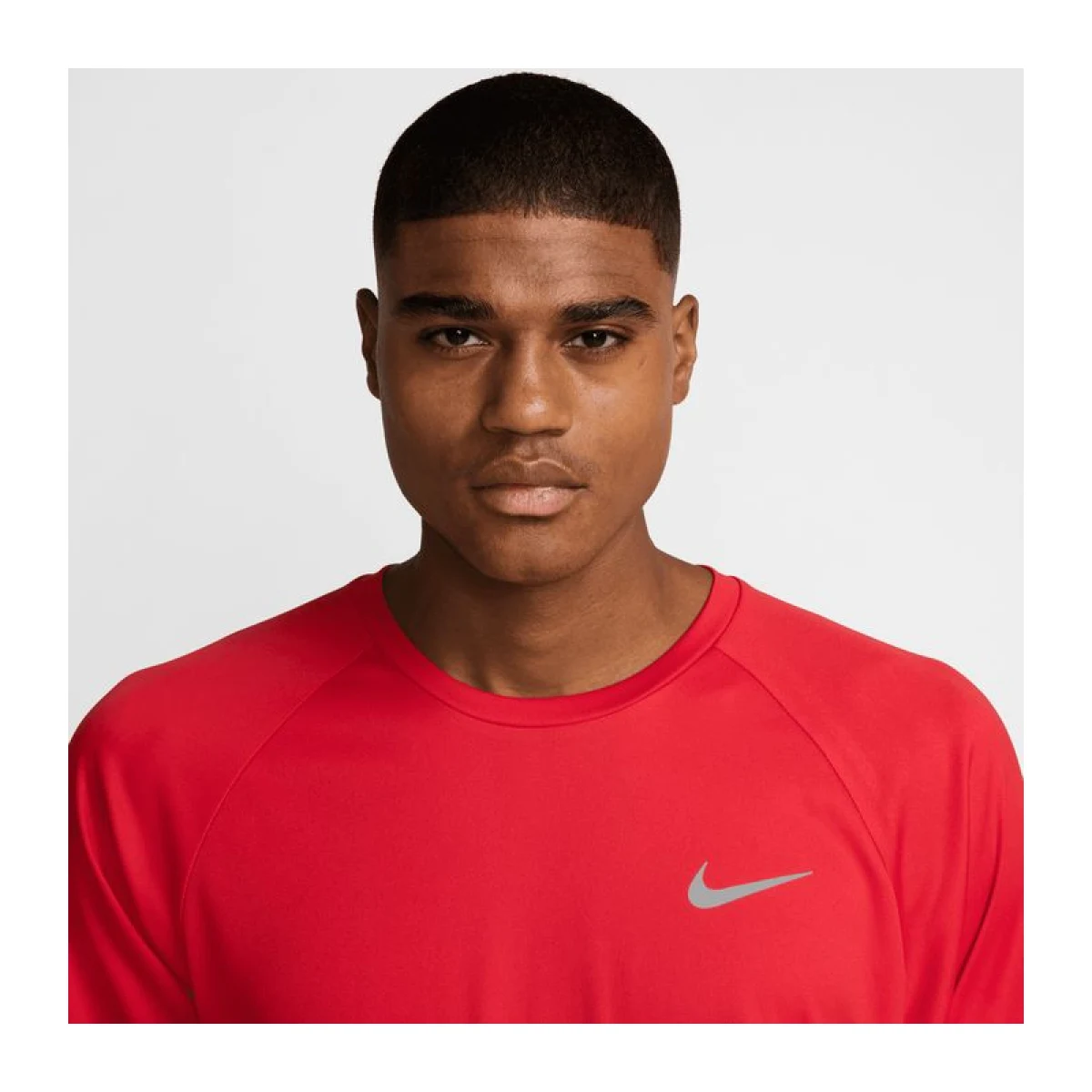Pánske tréningové tričko s krátkym rukávom NIKE SWIM ESSENTIAL UNIVERSITY RED-UNIVERSITY RED · záber 5