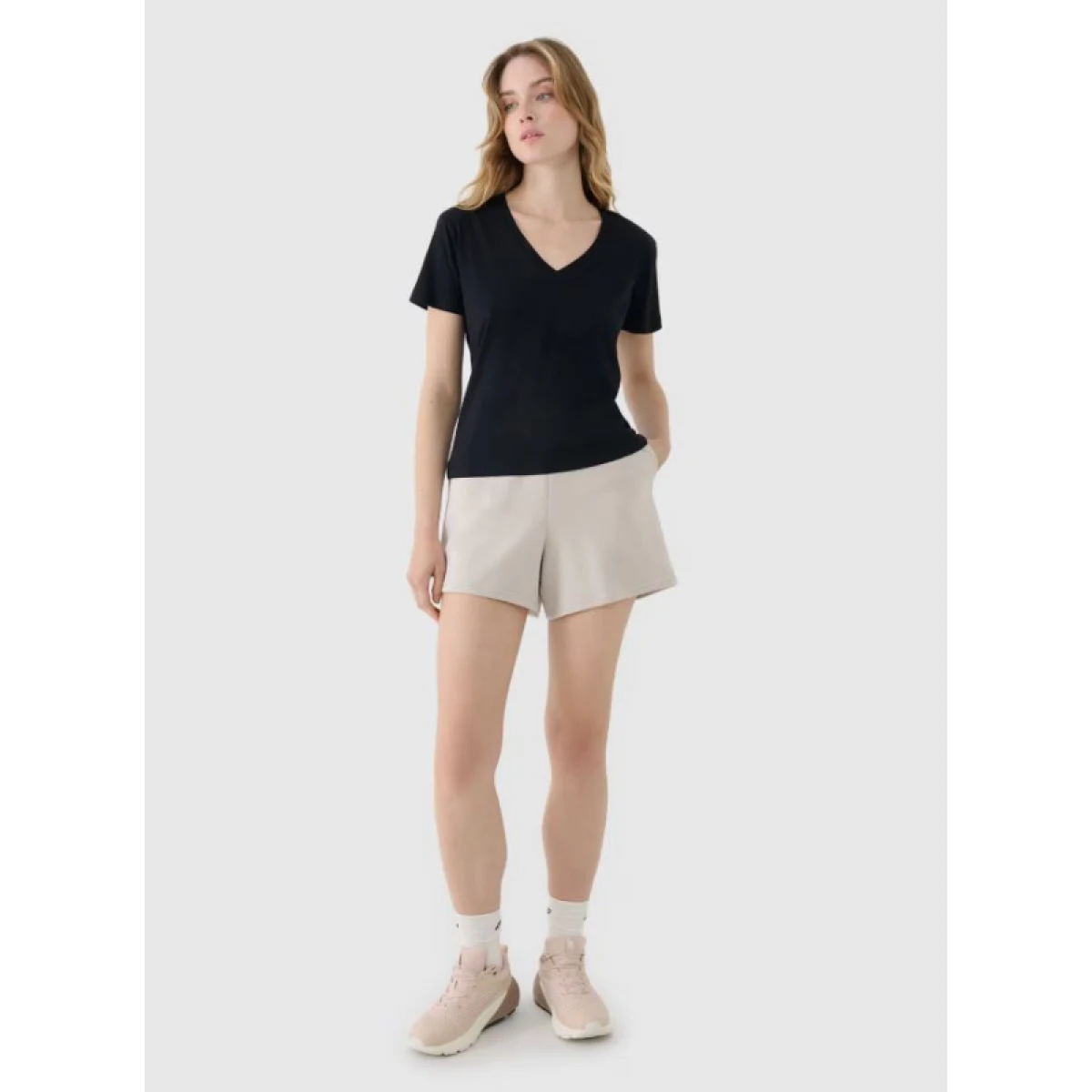 Dámske kraťasy 4F SHORTS CAS F540-83S-BEIGE · záber 3