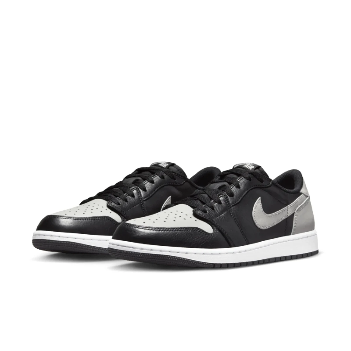 Pánska vychádzková obuv NIKE Air Jordan 1 Low OG Shadow black medium grey white · záber 4