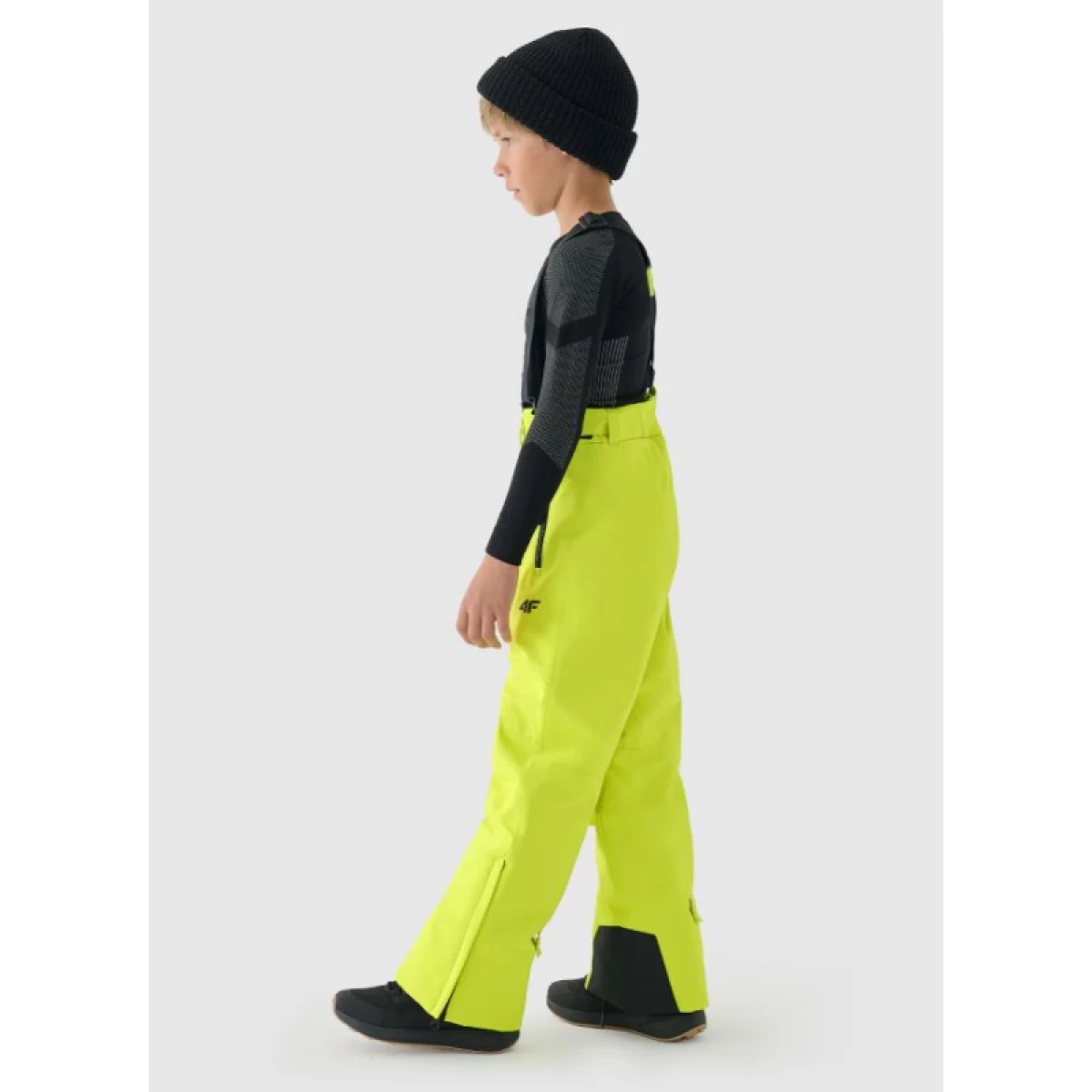 Chlapčenské lyžiarske nohavice 4F JUNIOR TROUSERS FNK-JWAW24TFTRM656-45S-CANARY GREEN · záber 2