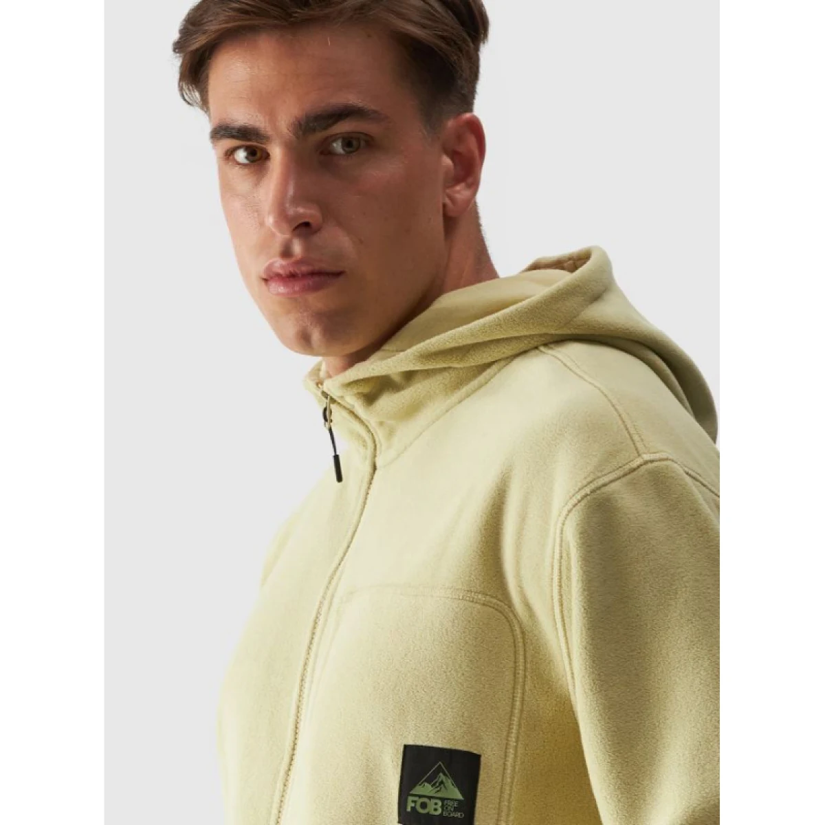 Pánska flisová mikina so zipsom 4F FLEECE-WAW24TFLEM252-44S-OLIVE · záber 2