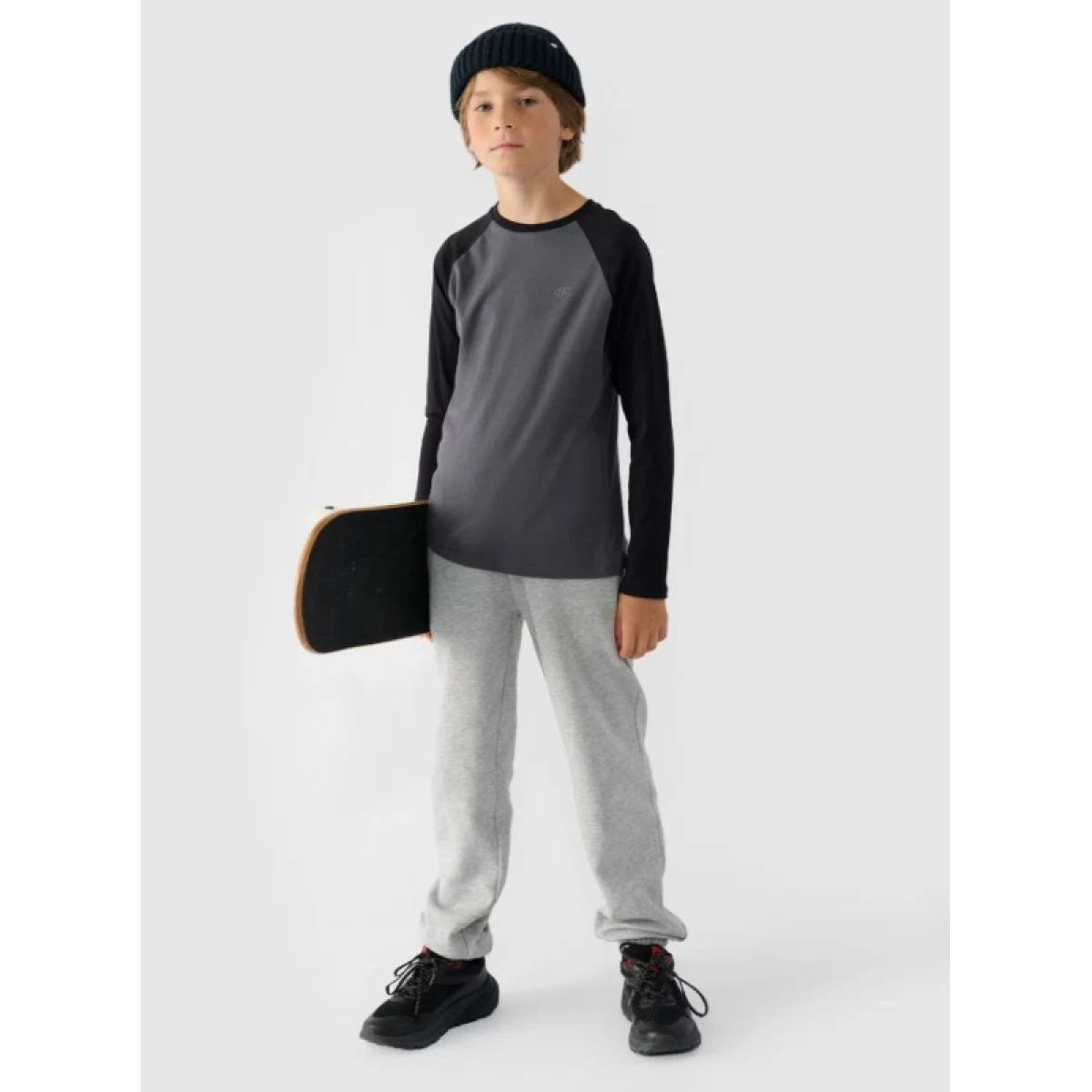 Chlapčenské tričko s dlhým rukávom 4F JUNIOR LONGSLEEVE-JWAW24TLONM293-22S-ANTHRACITE · záber 5