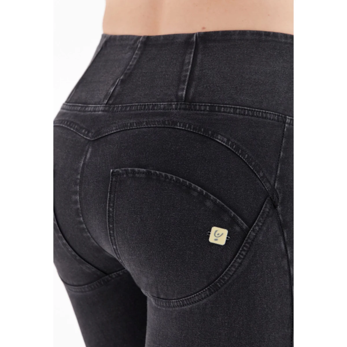 Dámske jeggings nohavice FREDDY WR.UP® superskinny push up 7 8 jeggings with high waist and zip-Black · záber 4