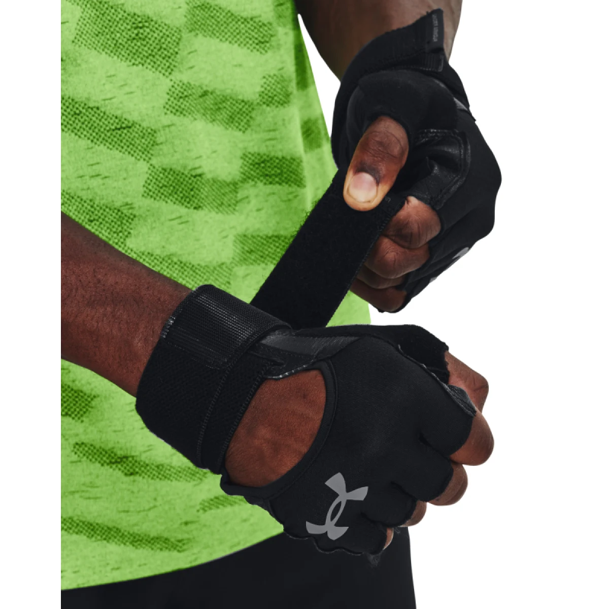 Pánske fitness rukavice na cvičenie UNDER ARMOUR Ms Weightlifting Gloves-BLK · záber 3