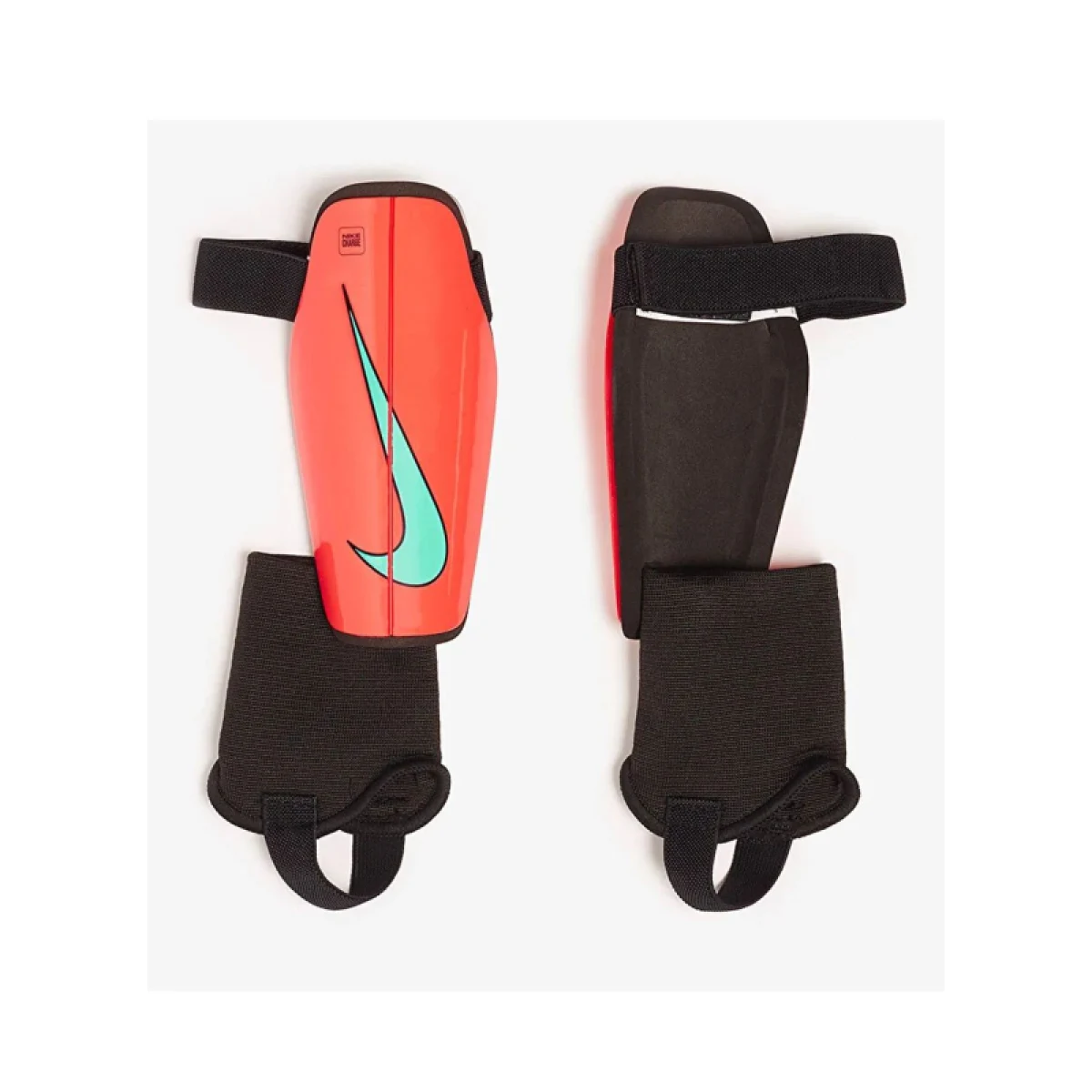 Futbalový chránič NIKE Charge (SP55)(52) · záber 2
