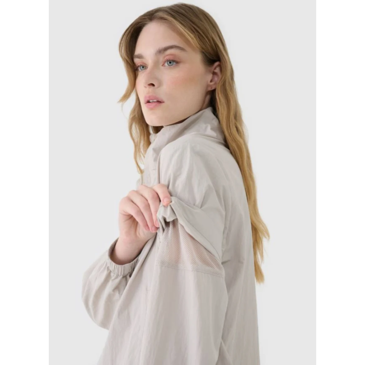 Dámska bunda 4F JACKET-WSS25TJACF190-83S-BEIGE · záber 4