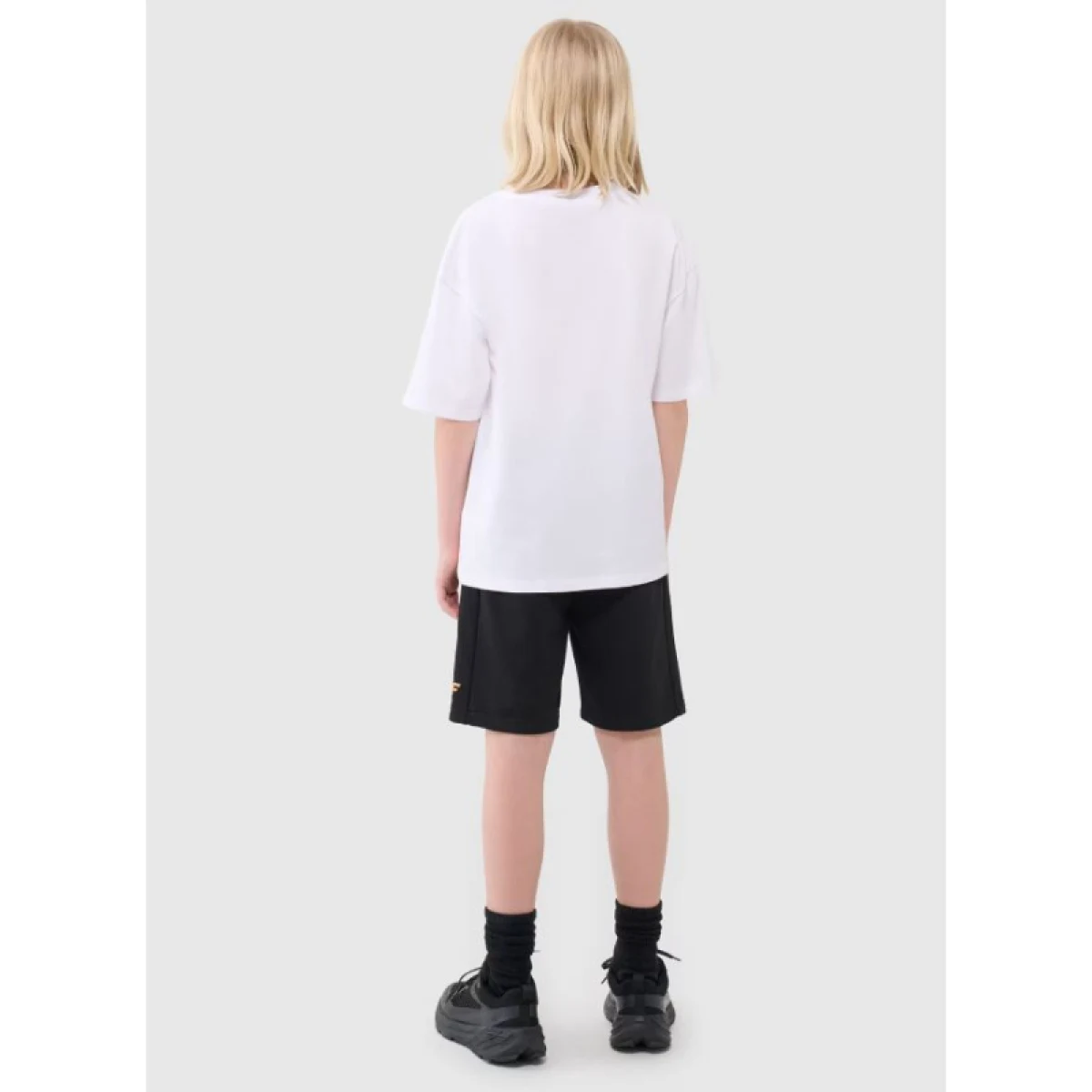 Chlapčenské teplákové kraťasy 4F JUNIOR SHORTS CAS M600-20S-DEEP BLACK · záber 4