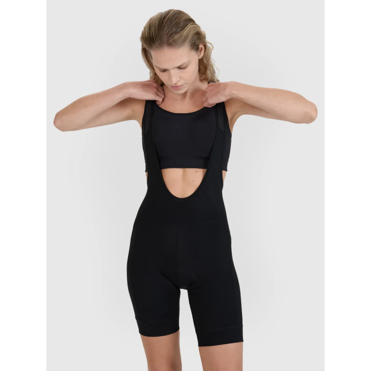 Dámske cyklistické nohavice 4F SHORT TIGHTS FNK F039-20S-DEEP BLACK · záber 2