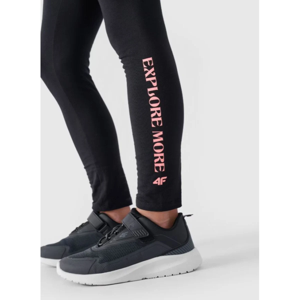 Dievčenské legíny 4F JUNIOR TIGHTS-JWAW24TTIGF172-21S-BLACK · záber 4