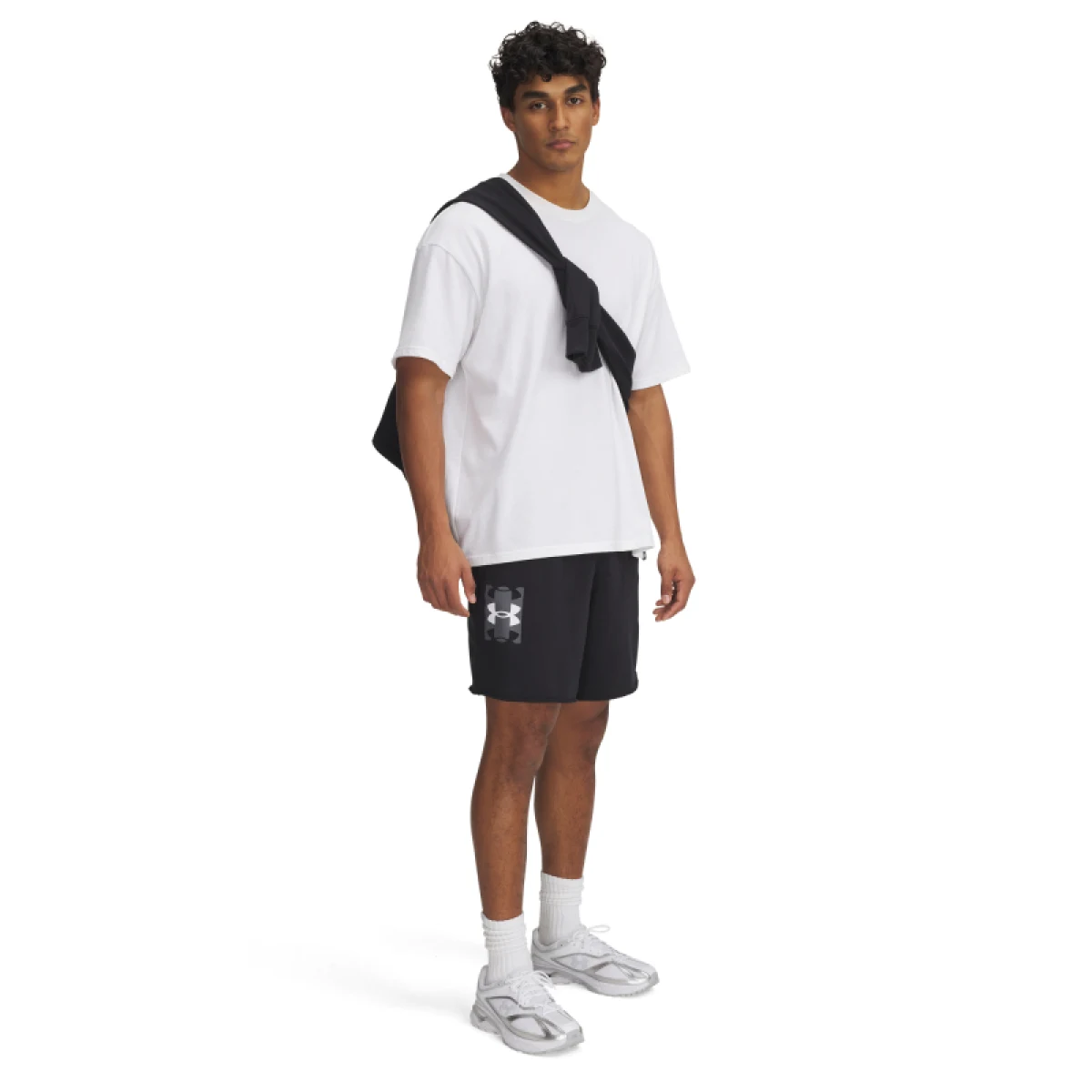 Pánske teplákové kraťasy UNDER ARMOUR UA Rival TerryLogo8inShort-BLK · záber 4