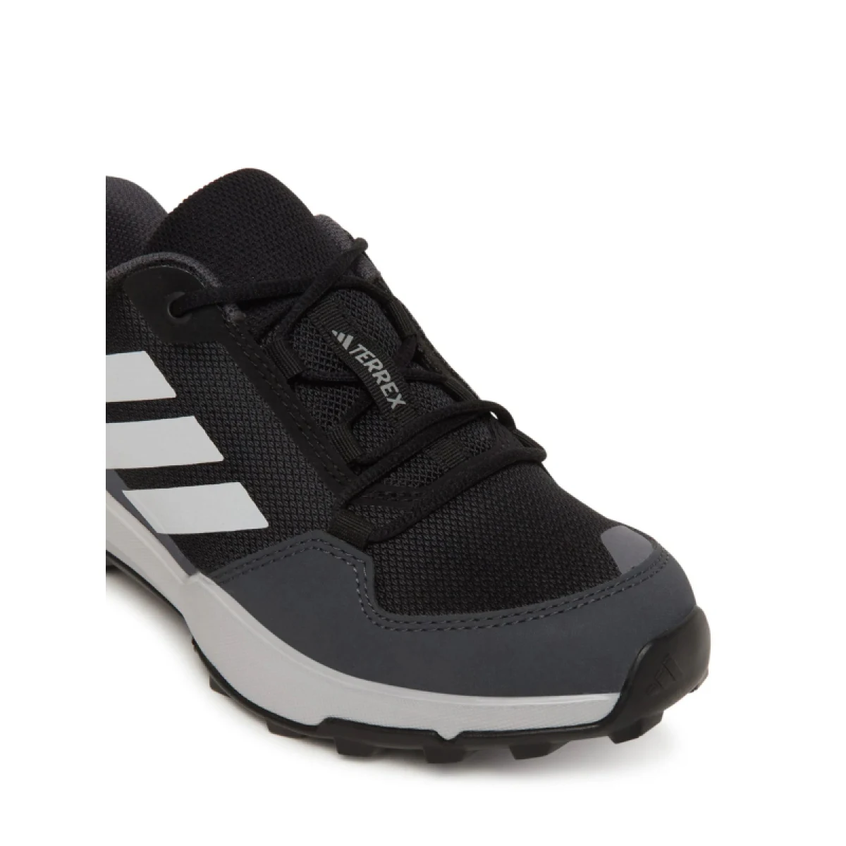 Juniorská nízka turistická obuv ADIDAS Terrex AX4S Jr core black grey two grey six · záber 3