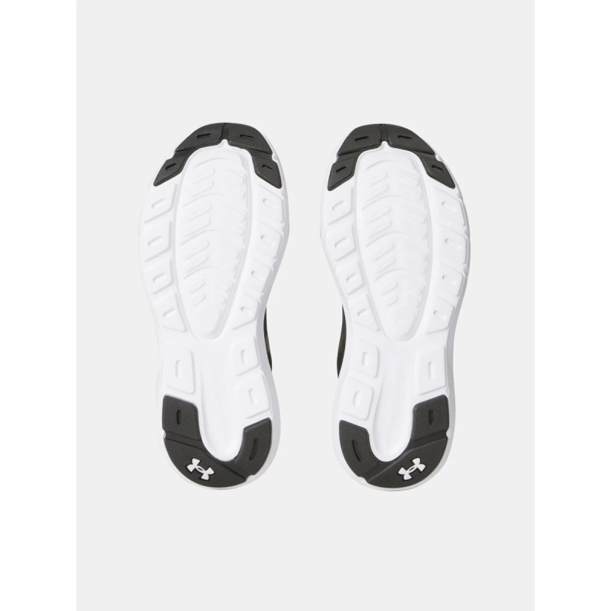 Juniorská športová obuv (tréningová) UNDER ARMOUR UA BGS Rogue 5 black black white · záber 5