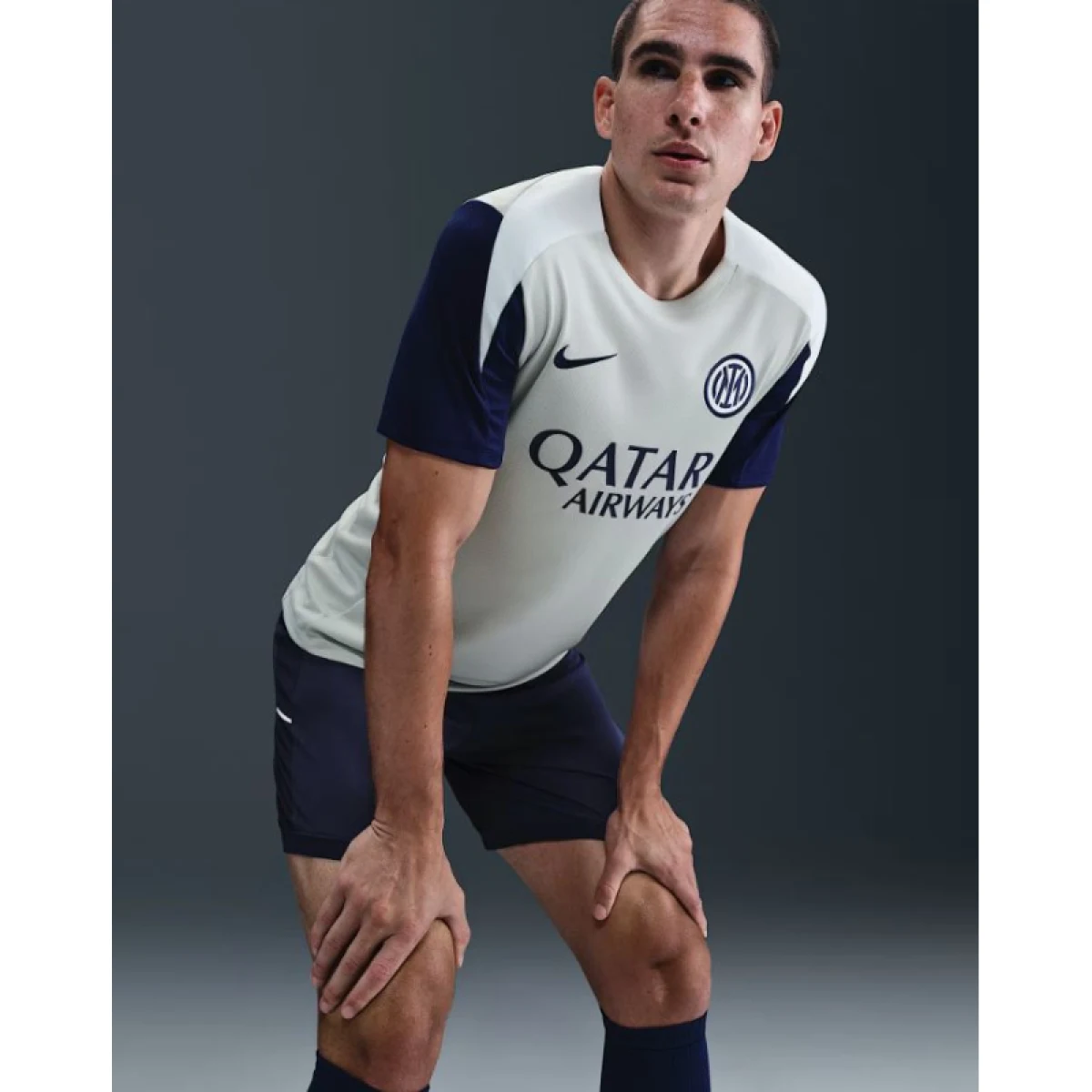Pánske tréningové tričko s krátkym rukávom NIKE INTER MILANO NK DF STRK SS TOP-093-Grey · záber 2